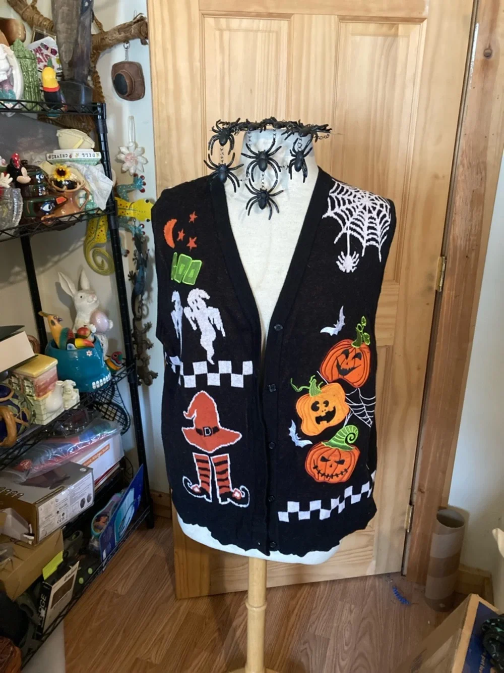 Trickz N' Treatz Halloween vest and spider necklace - Picture 1 of 10